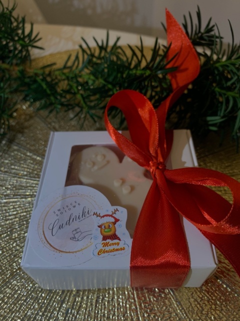 Ciastek zapakowany na prezent