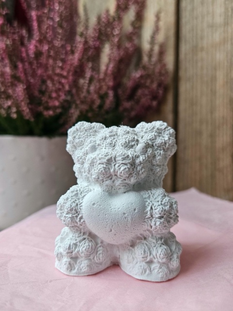Miś z serduszkiem - gipsowa figurka do malowania i DIY